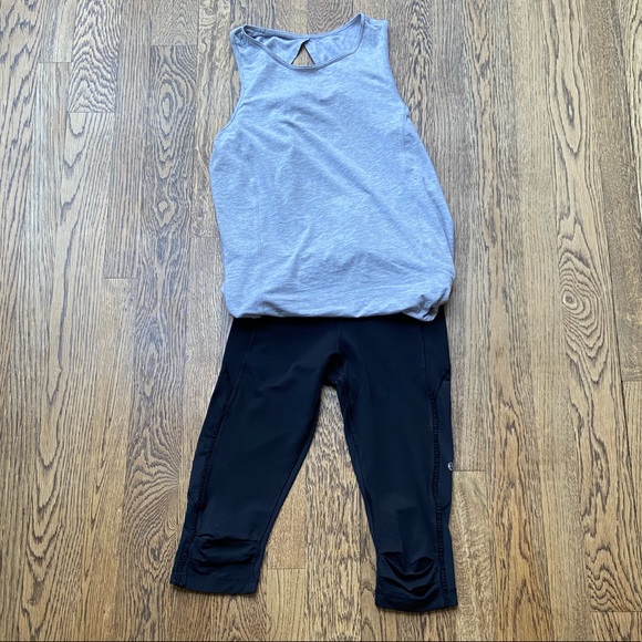 Lululemon Black Crops - Picture 2 of 9